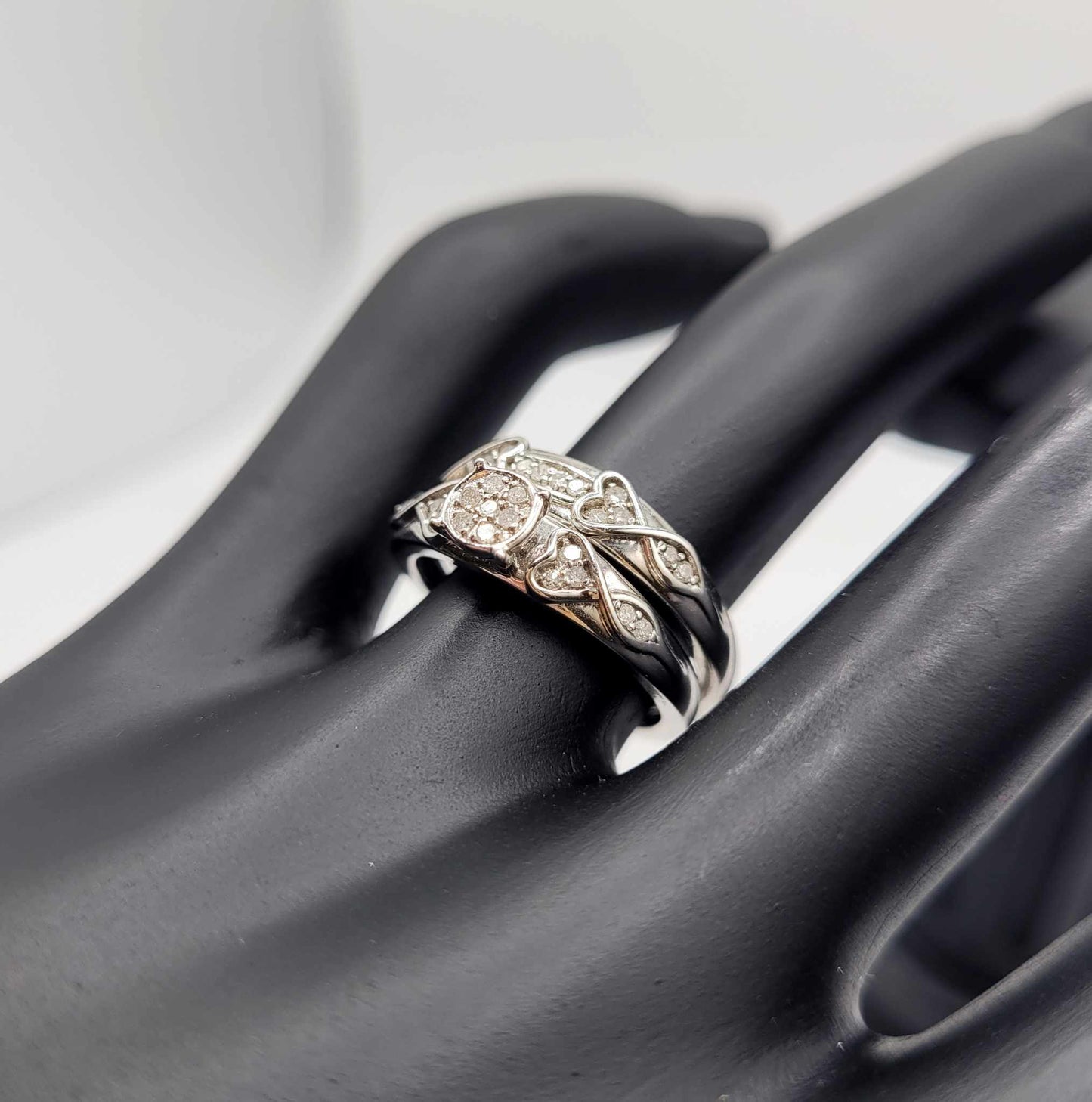 10K White Gold Diamond Wedding Set with Heart Designs, Size 7
